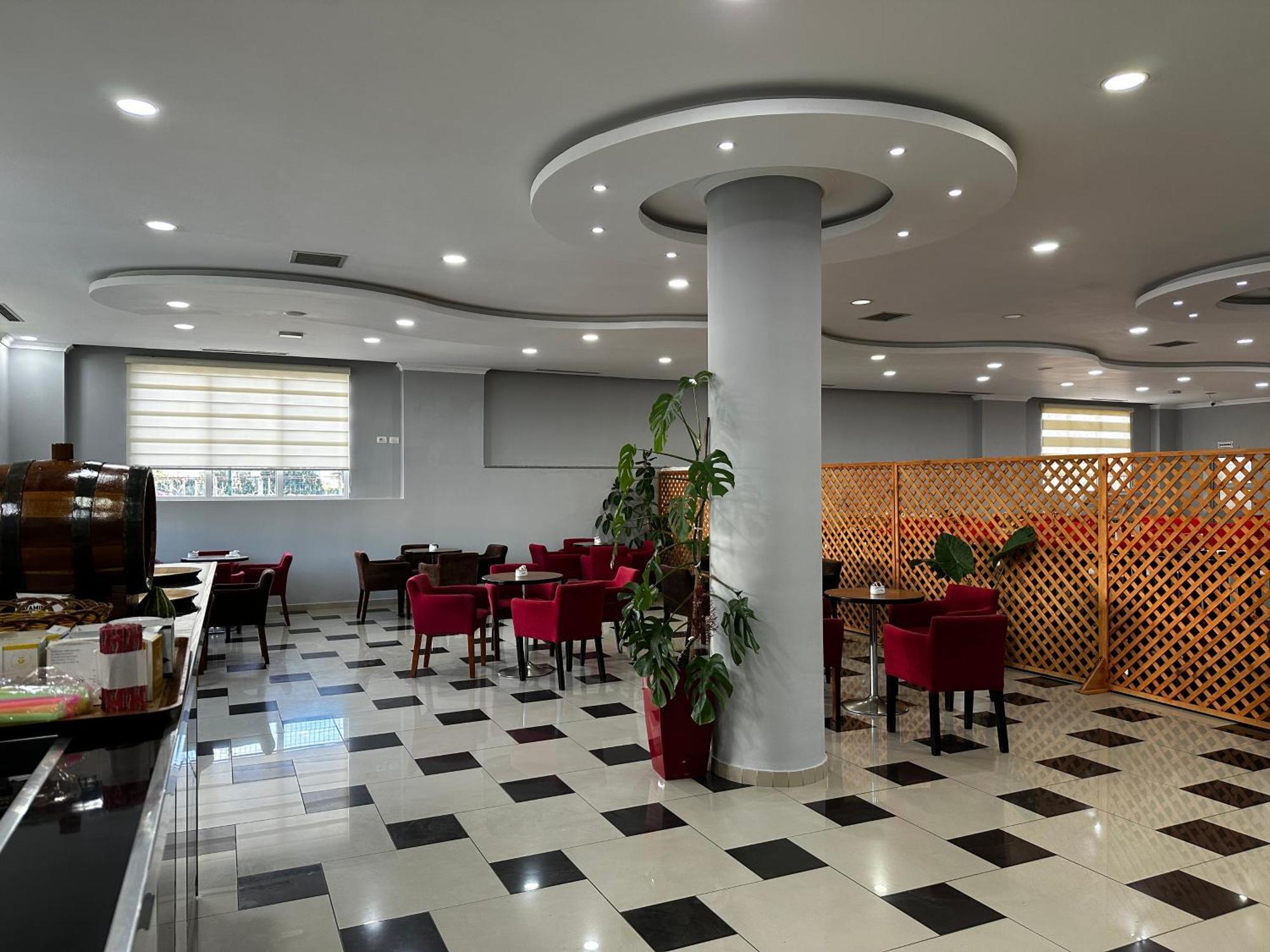 Hotel St.Pauli Shkodra Exterior foto